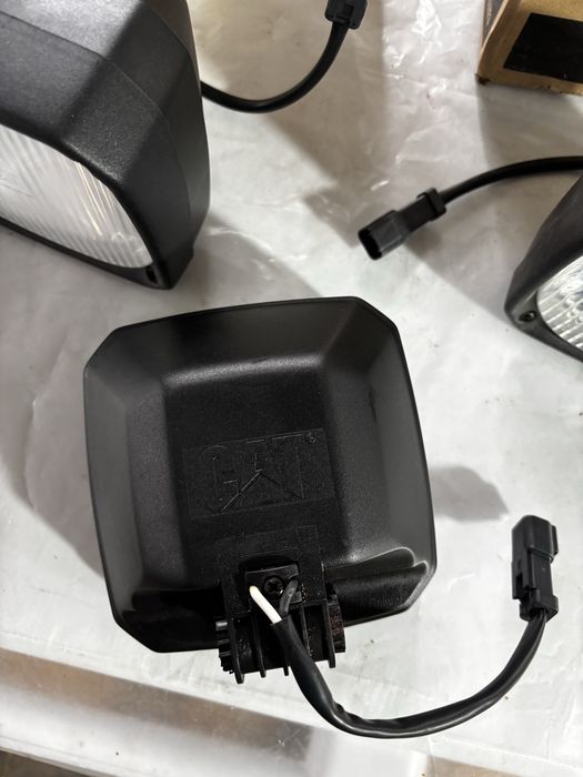 Оригинални фарове-халогени CAT