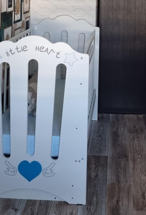 Продам детскую кроватку