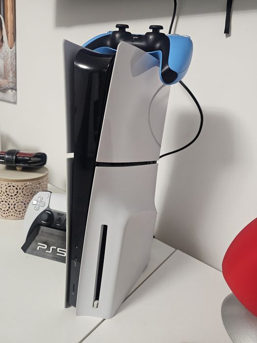 De vânzare Ps5 cu disk 1TB CFI-2026