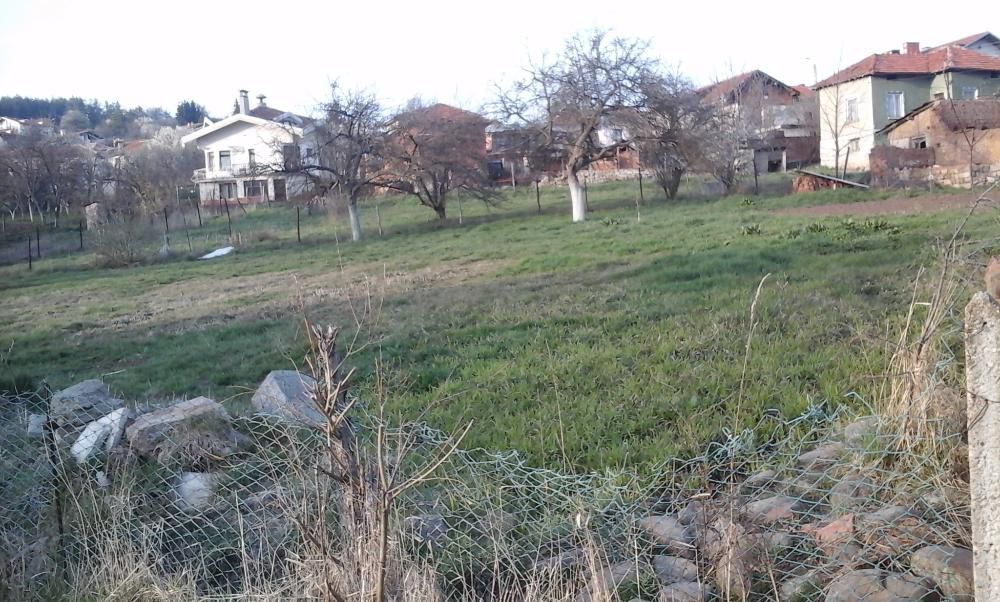 Продава се Парцел в с. Горни Окол, Област София-област - 700 кв.м за 44 €/кв.м - Снимка #3