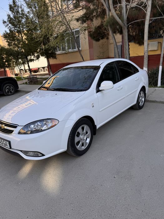 Chevrolet lacetti gentra optima sotiladi