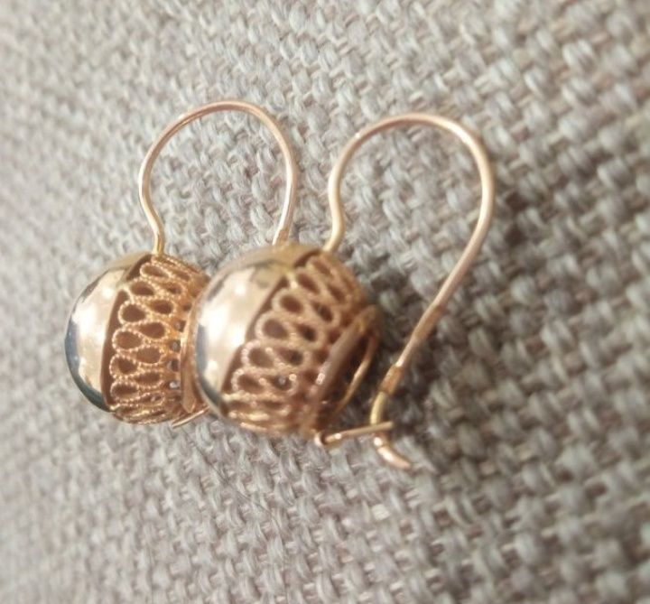 Продам золотые серьги Оригинал 583 проба.