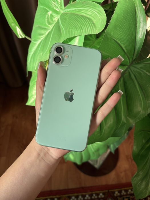 Продам айфон 11.