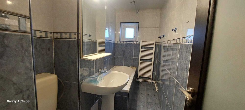 Apartament cu 3 camere, decomandat Racadau
