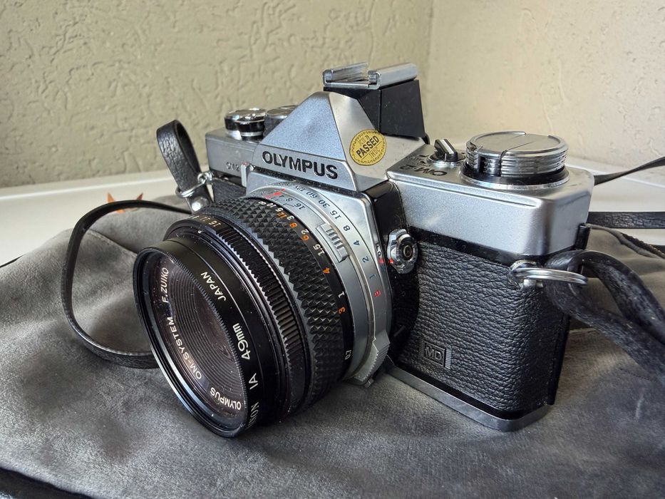 Cameră foto cu film OLYMPUS OM-2N Obiectiv Zuiko Auto-S 50mm F/1.8 JAPONIA