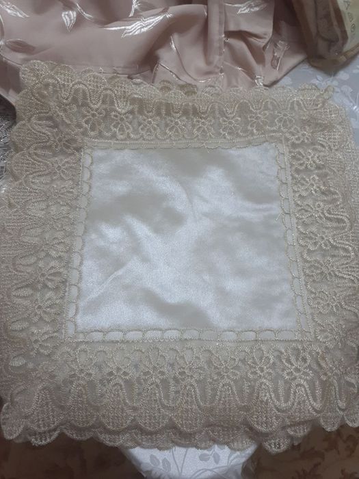 Dasturhon salfetka sotiladi