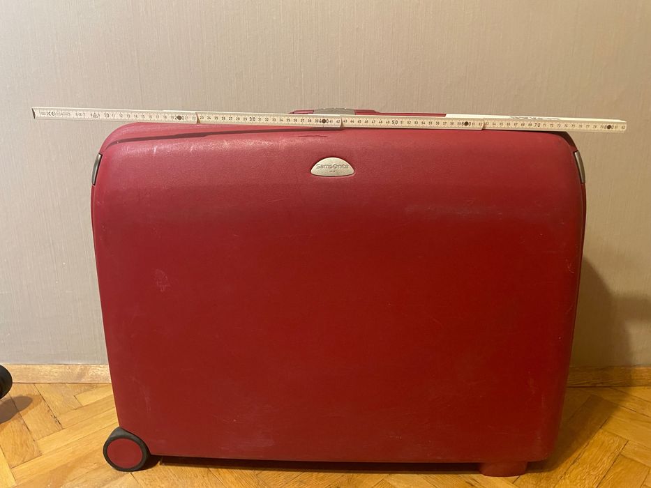 Куфар с твърди стени Samsonite