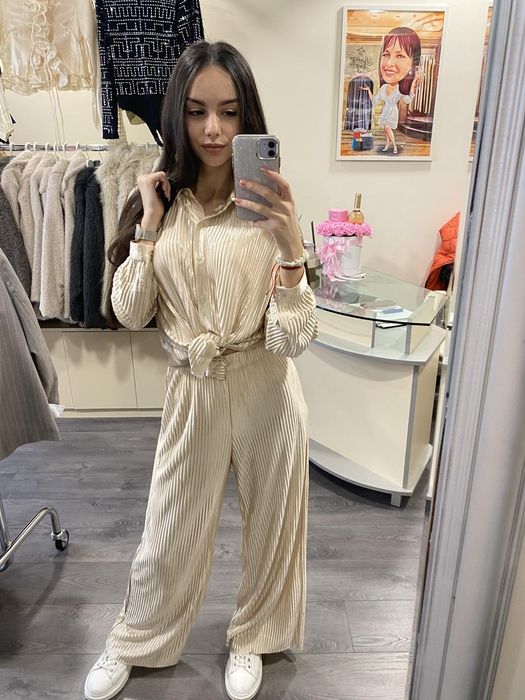 Страхотен сет в цвят шампанско наличен в размер S/M и L/XL