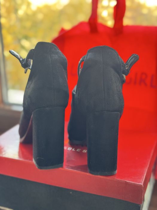 Замшевые сапоги фирмы summer girl