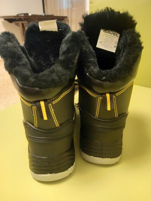 Продам спецобувь.