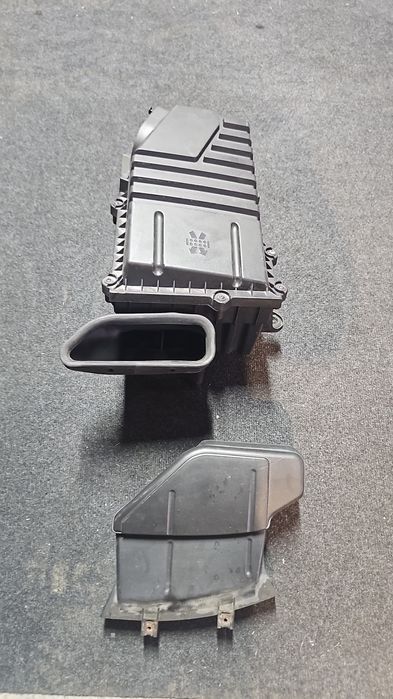 carcasa filtru aer originala volkswagen golf 5 / audi tt 8j