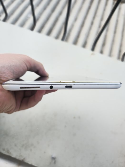 Самсунг планшет сотилади срочно 250 минг арзон