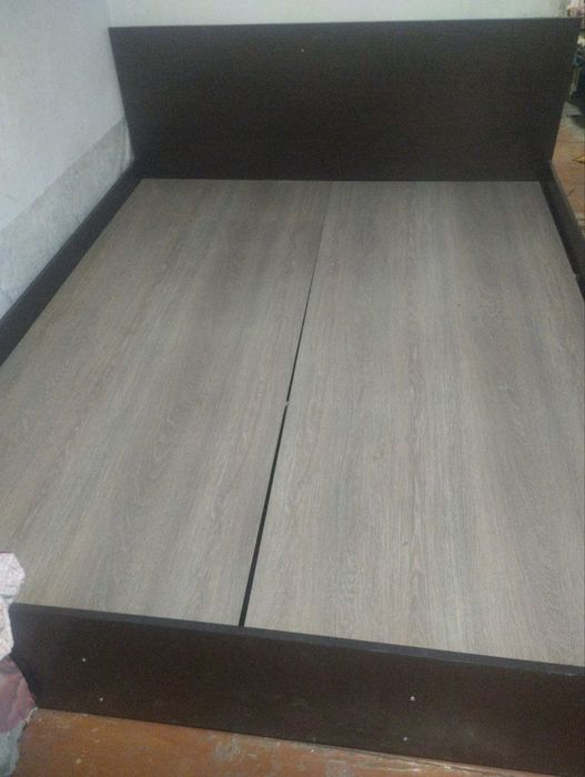 Продам кровать в хорошем состоянии 2 на 2
