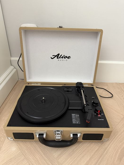 Виниловый проигрователь Alive Audio GLAM