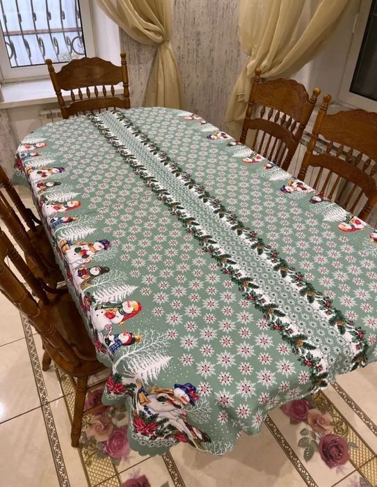 Новогодняя скатерть. Размер 150*220.Ребенок будет в восторге