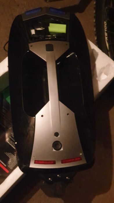 Лодка за захранване на риба