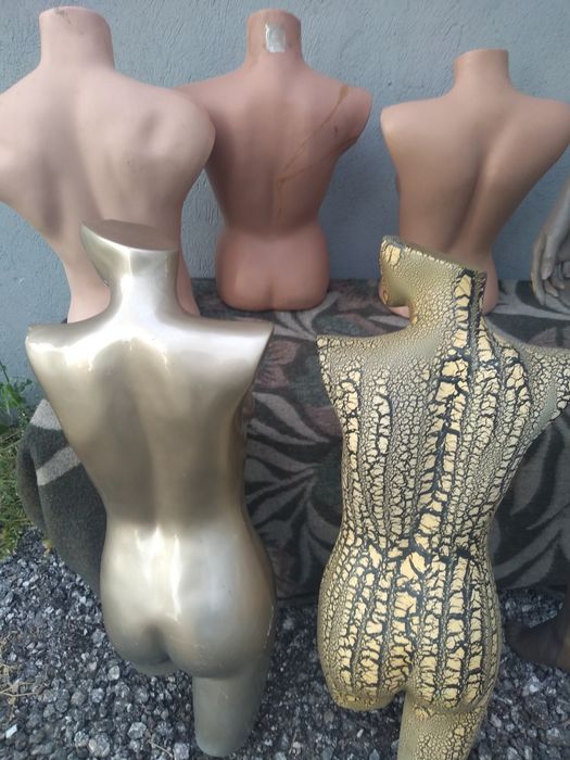 Лот манекени . Цената е за всички .