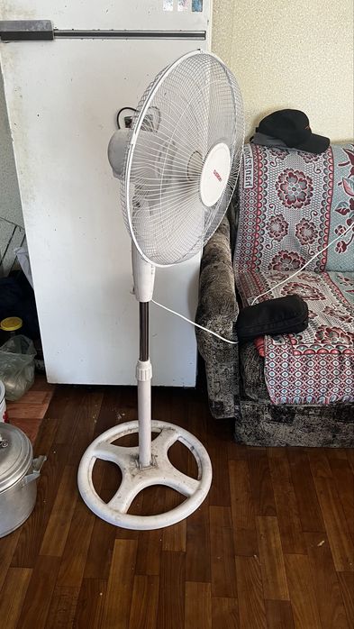 Пылесос рабочий продам