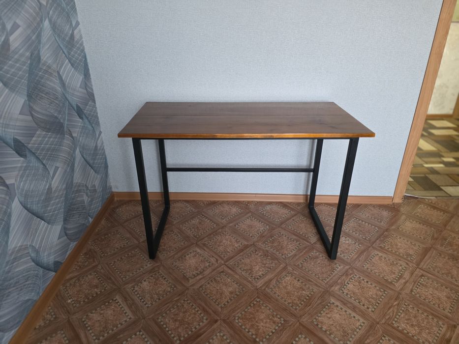 Стол в стиле лофт