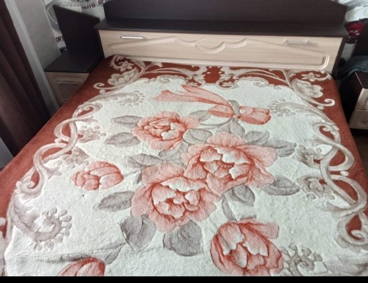 Продам тахту с матрасом