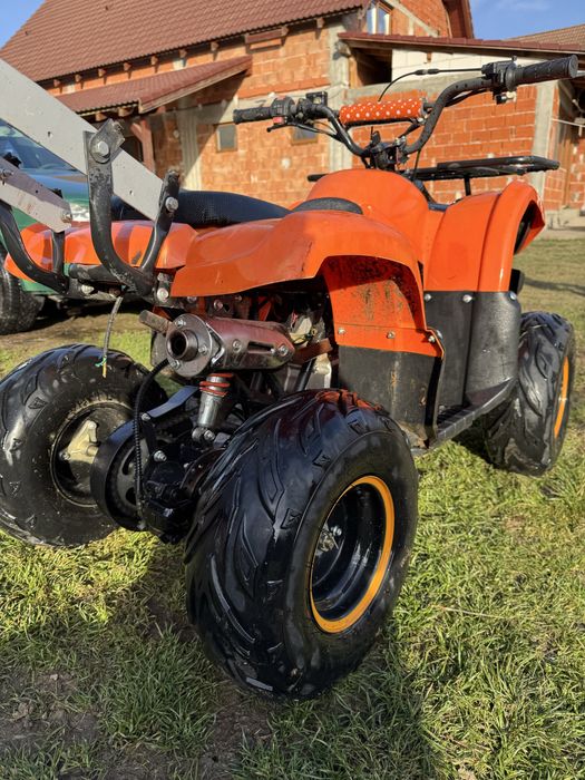 Vand atv 125cc in stare buna