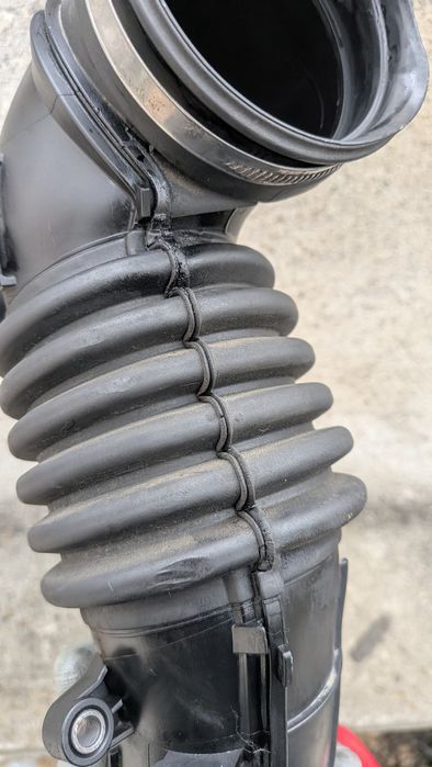 Продавам маркуч от дебитомер към турбина БМВ Е91 320d 177hp 2007