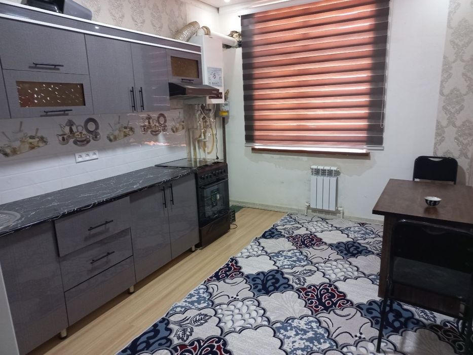 Soat oldida nasimiy tepasi