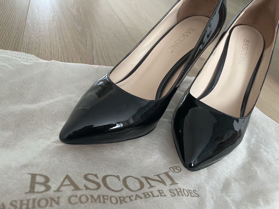 Продам туфли Basconi