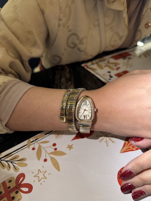 Часы,Браслеты и кольцечки супер люкс качество