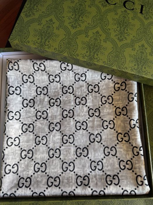 головной платок от Gucci и LouisVuitton