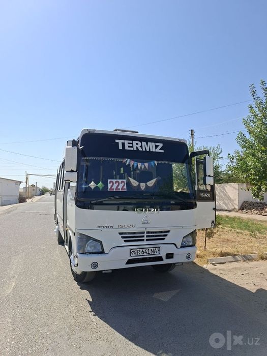 Isuzu avtobus sotiladi