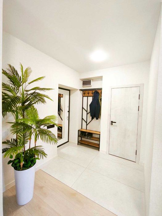 Сдаётся 2комнатная квартира в центре.