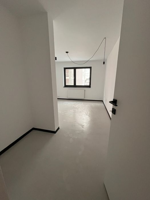 Apartament 3 camere + bucatrie baie si balcon