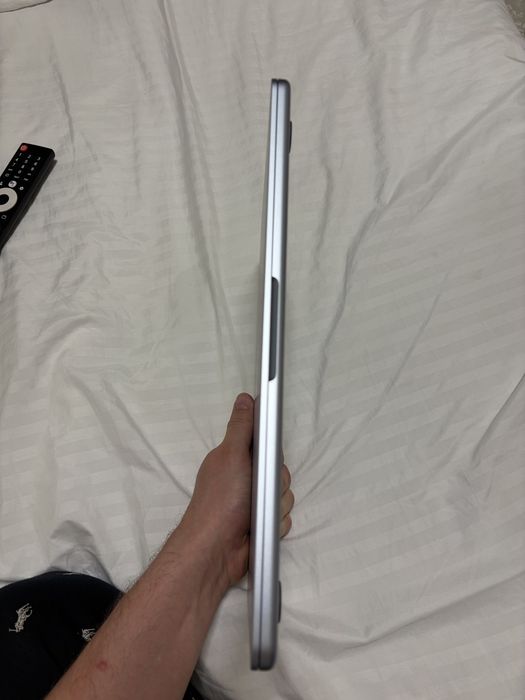 Macbook air 13 m5 24ram 1Tb