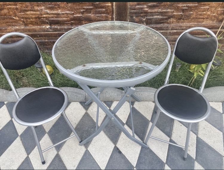 Masuta metalica de exterior