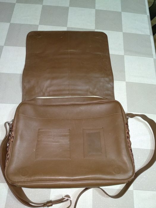 Кожаная сумка для ноутбука и документов