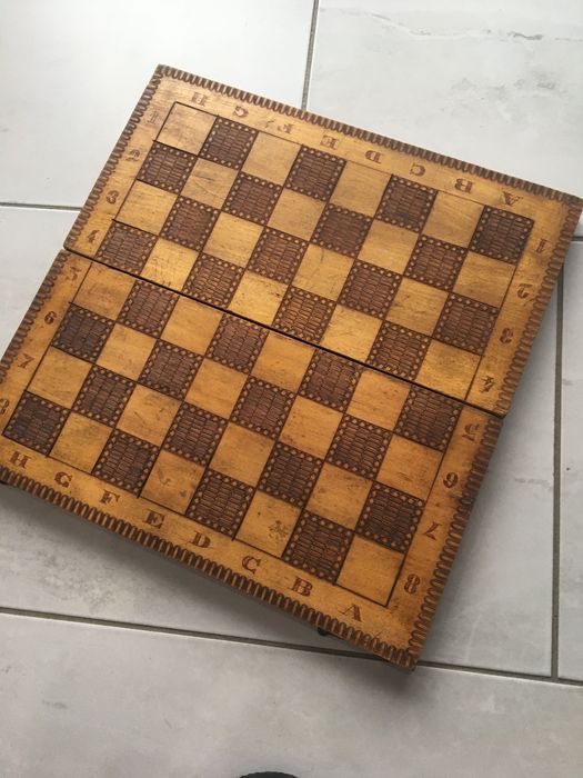 Табли и шахове в много добро състояние