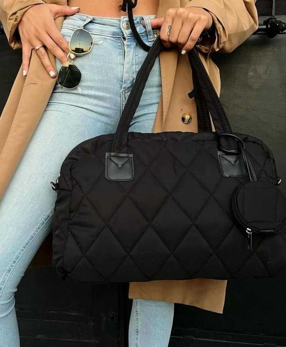 Капитонирана дамска чанта