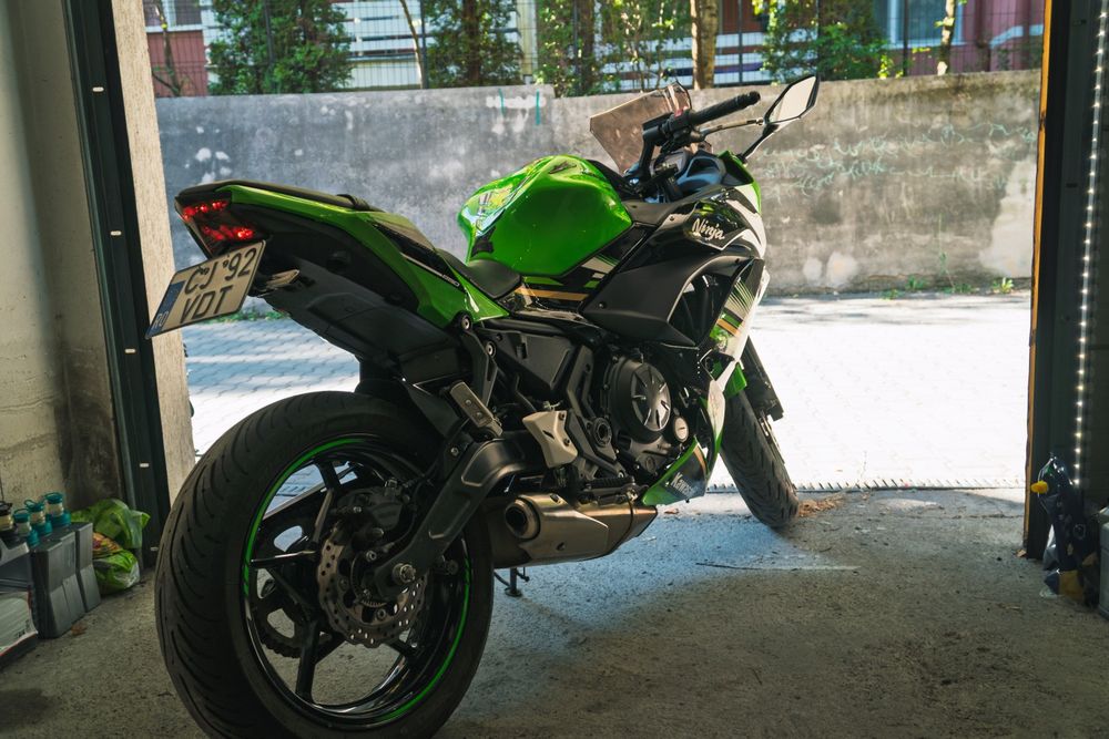 Kawasaki Ninja 650 (2018) • 13000km • limitabil  la ( A2 / 35kw )