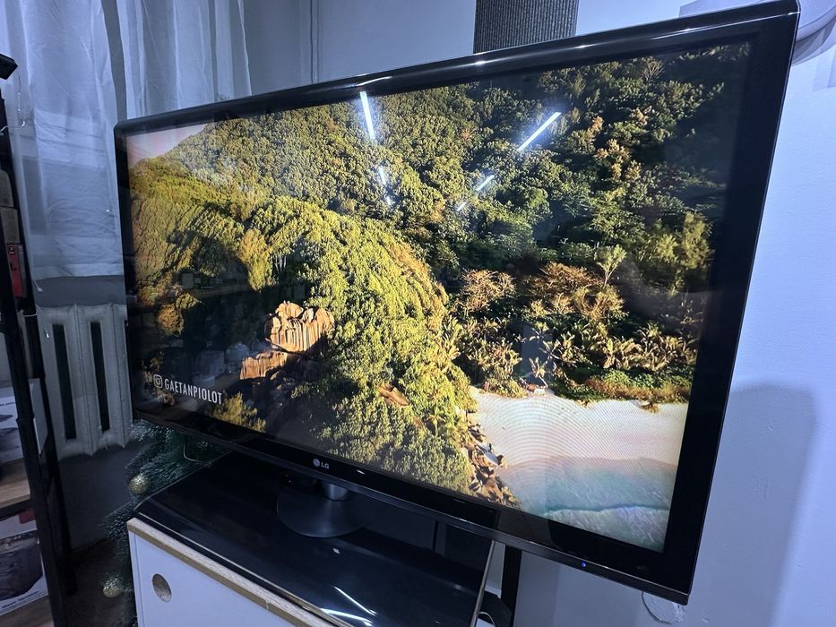 Телевизор LG 47" + Smart
