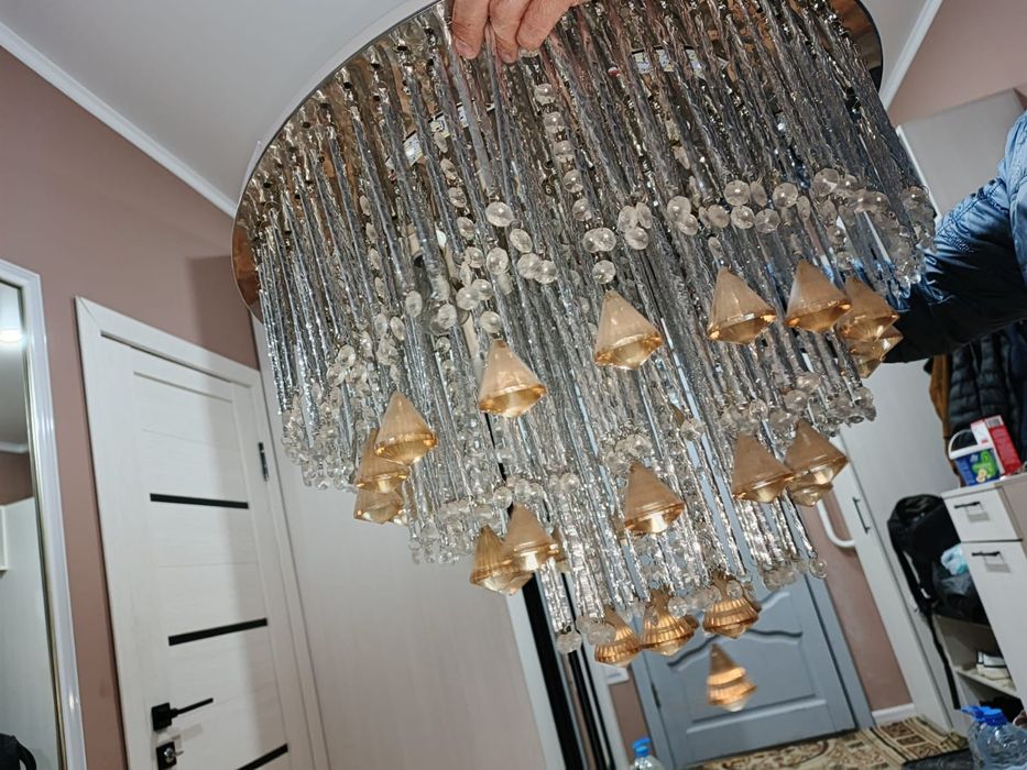 Люстра                  ,