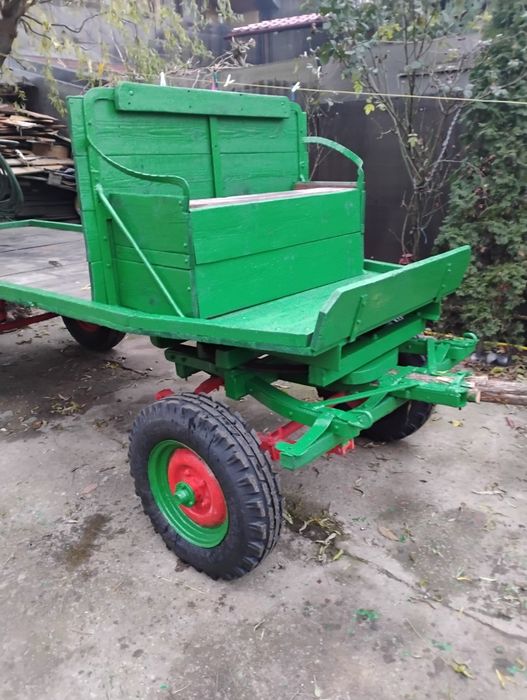 Vând platforma pentru cai