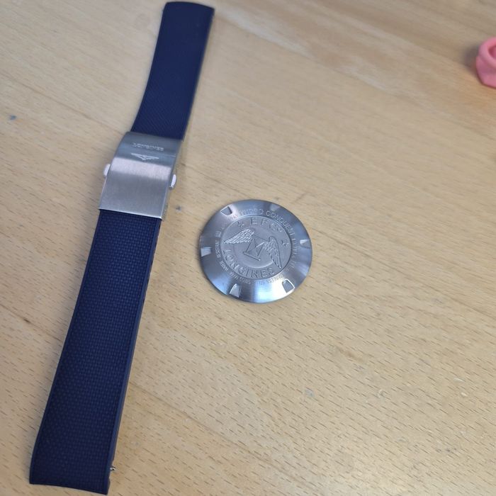 Часы Longines швейцарские.