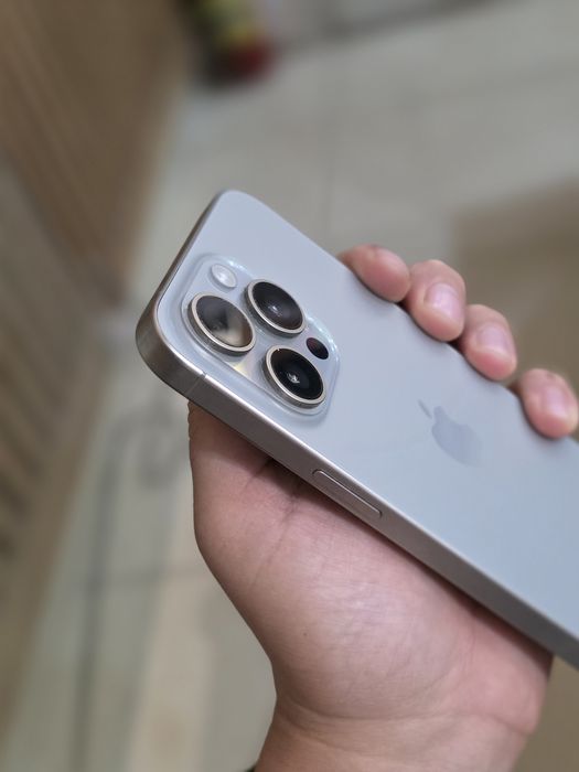 Iphone 15 pro max 256gb 87% yomkost ekranda dogi bor