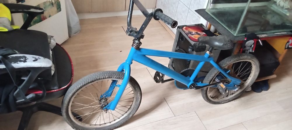 Bicicletă BMX ȘI SCHEIBORG la preț bun