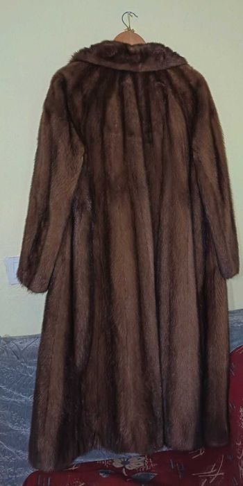 Новая шуба (но без этикетки) из песца