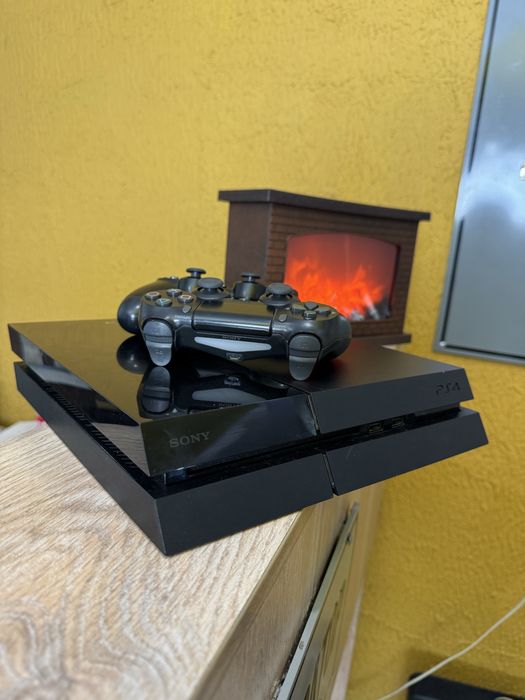 Sony PlayStation 4 2 геймпада + 450 игр в подарок