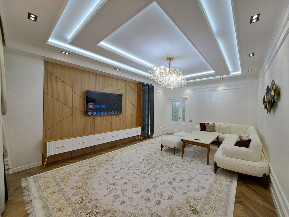 3 xonali lux kvartira sotiladi 110 m²