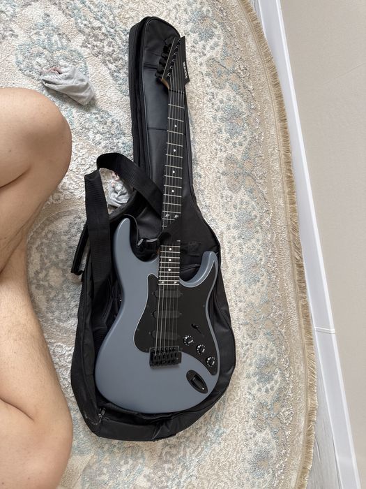 Продам электро гитару