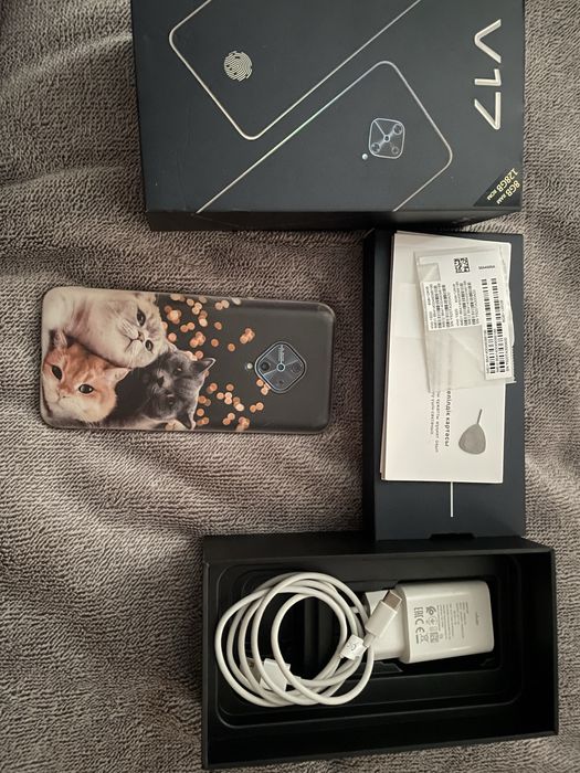 Смартфон Vivo v17